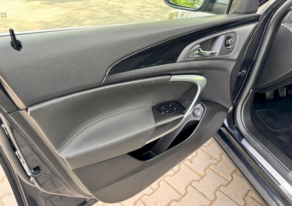 Opel Insignia cena 25900 przebieg: 200000, rok produkcji 2012 z Brzeziny małe 781